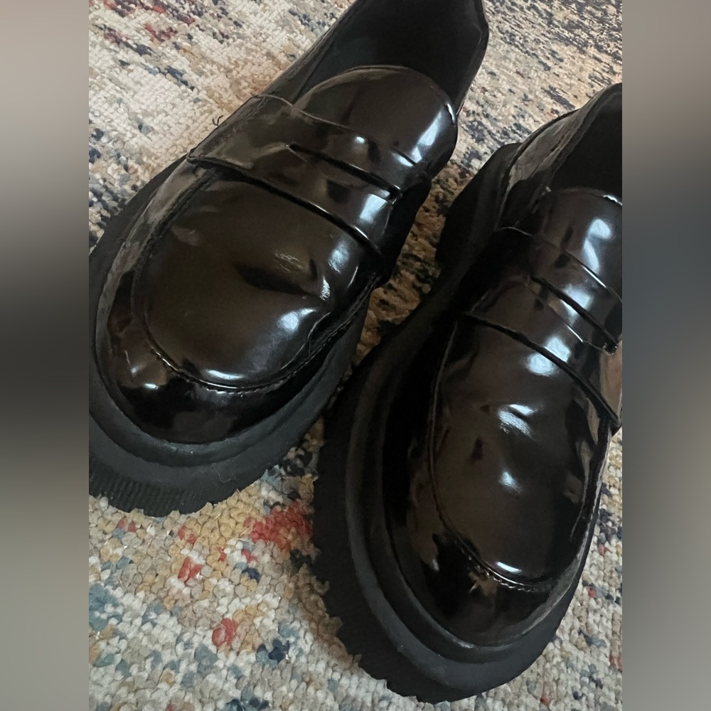 Girl Zara Shiny Black Loafers - Picture 2 of 7